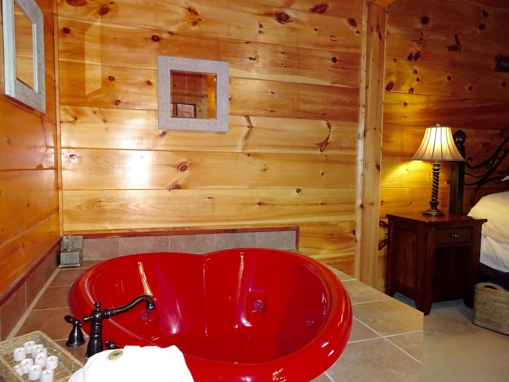 Skinny Dippin - One Bedroom Cabin