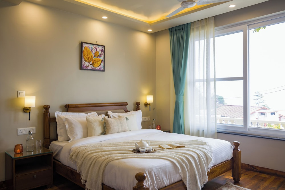 ELIVAAS Twin Chalets 4BHK Escape Villa
