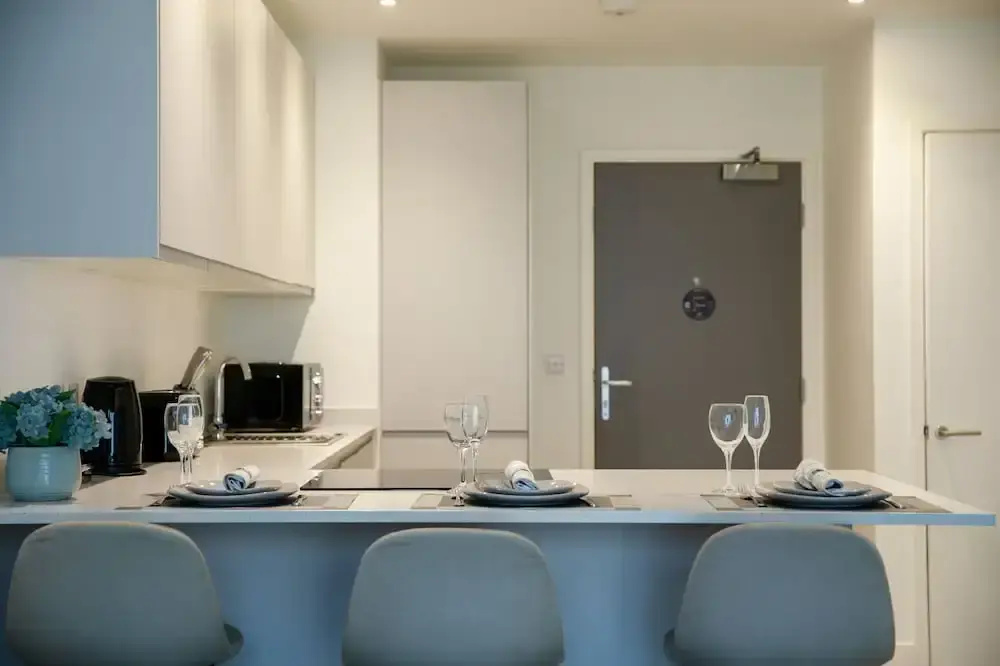 Trafford Suite Modern 1 bed With Cinema Room