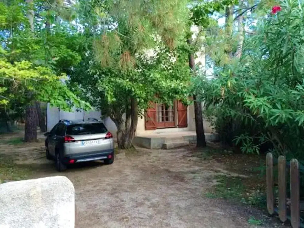 House with 3 Bedrooms in Lecci, with Enclosed Garden And Wifi