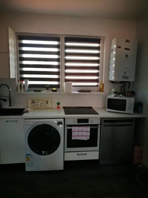 Stunning fully furnished vila luxurious neigbourhood 3 bedrooms