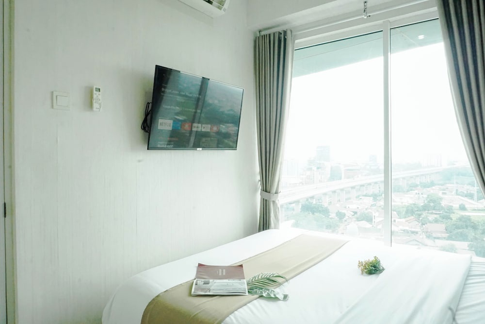 Pleasant And Relaxing 2Br Apartment Grand Kamala Lagoon