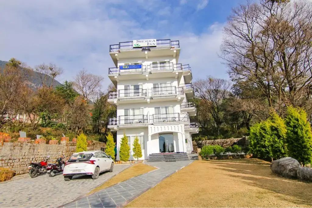 Fabhotel Sierra Inn