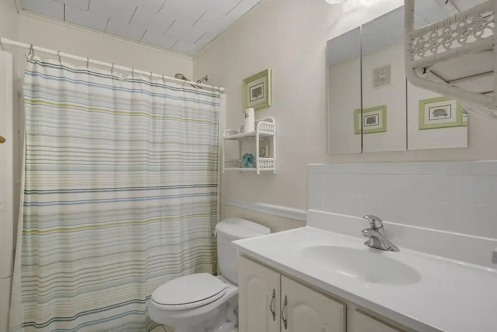 Beachcrest 17 1 Bedroom Condo by RedAwning