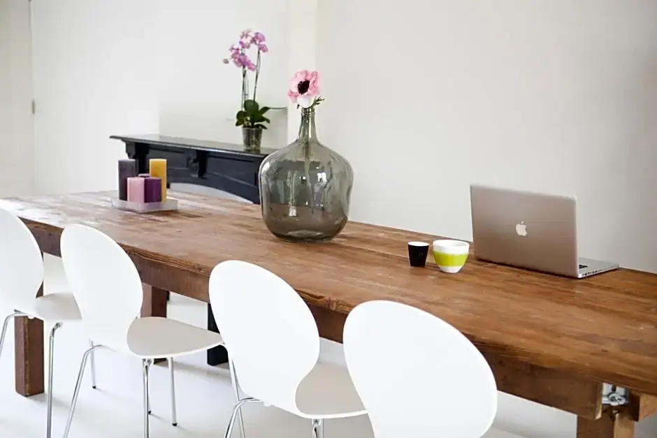 Mokum Suites