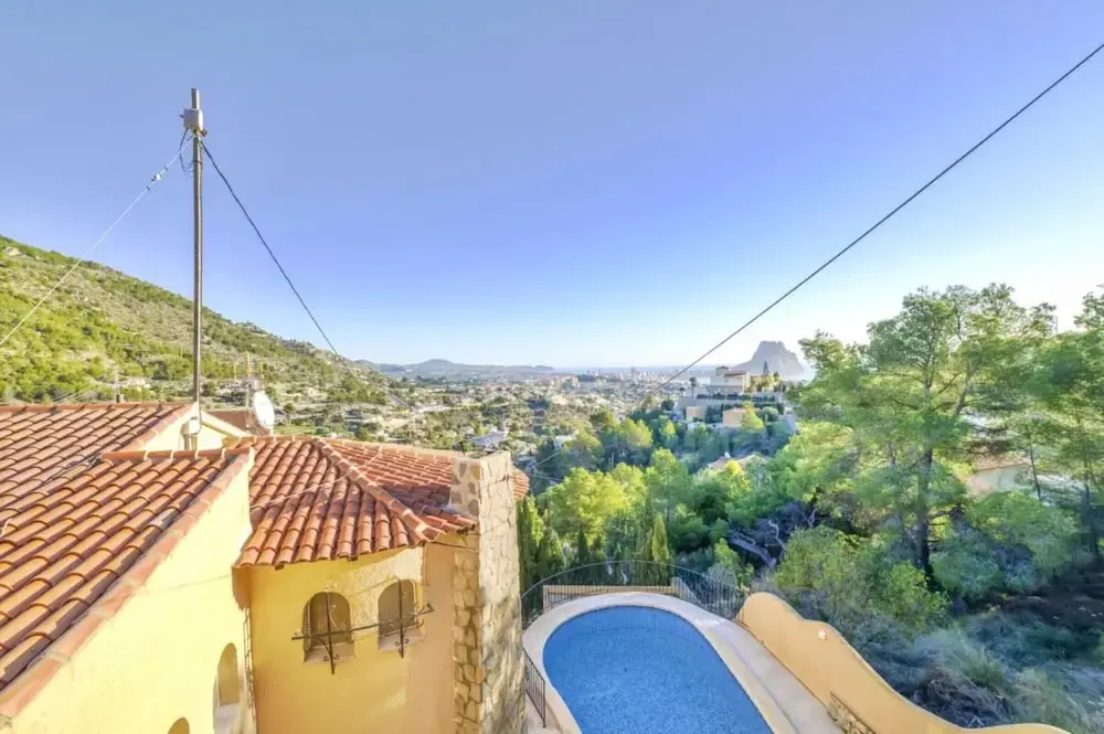 Villa - 4 Bedrooms with Sea views - 104991
