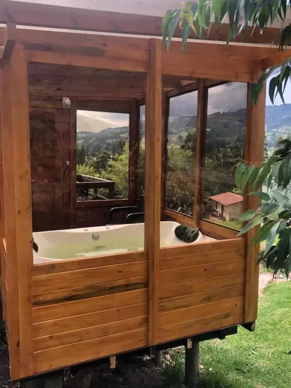 Libélula Glamping con jacuzzi