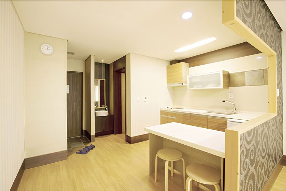 Chuncheon N.e. Park Pension