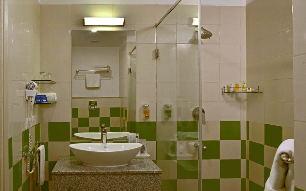 Grand Hometel Malad