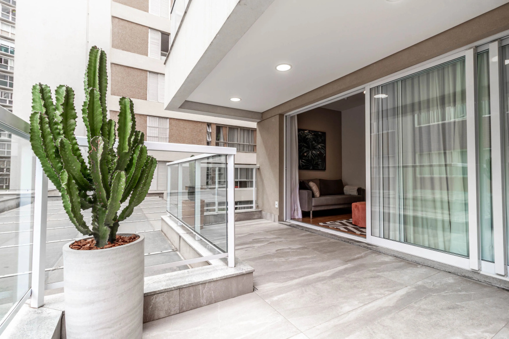 Apartamento estiloso com terraço privativo | Jardim Paulista