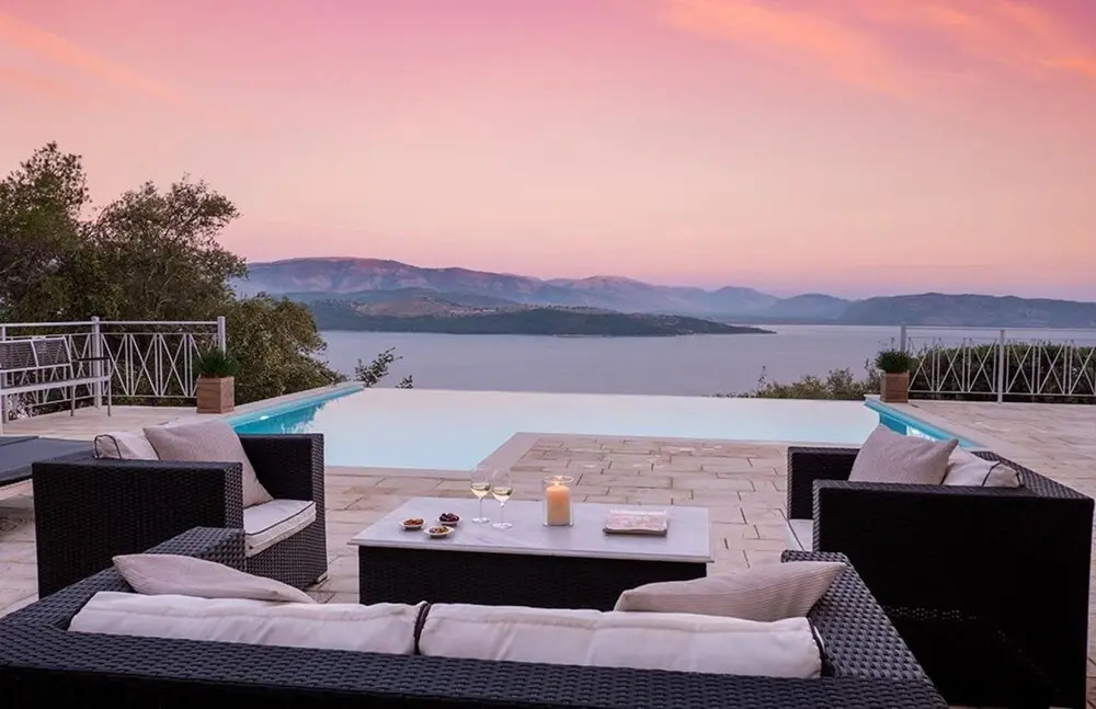 Omolos House in St Stefanos Bay