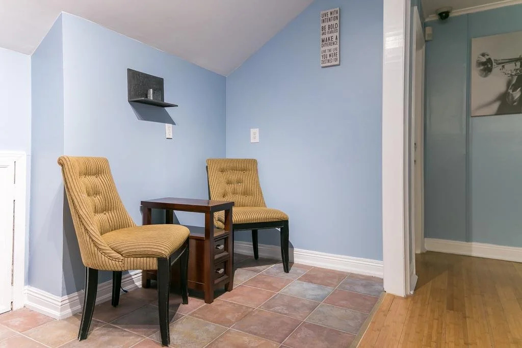 Canal Express Rooms