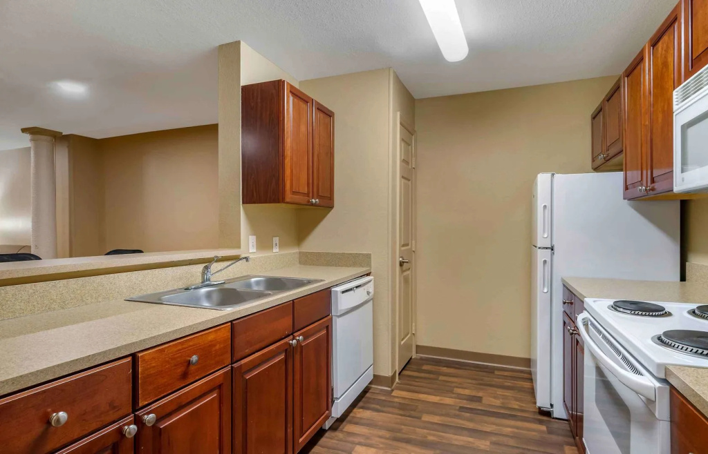 Extended Stay America Suites - Tampa - Airport - N Westshore Blvd