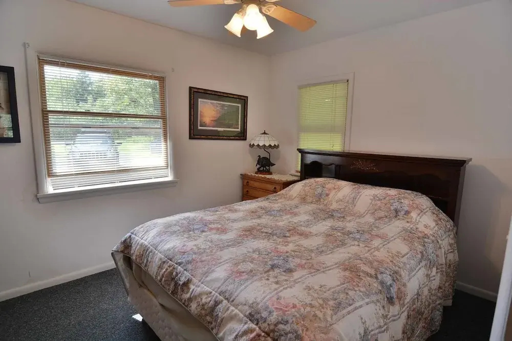 Thirty Point Lodge 3 Bedroom Hotel Room by Redawning