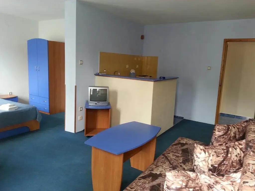 Nely Family Hotel