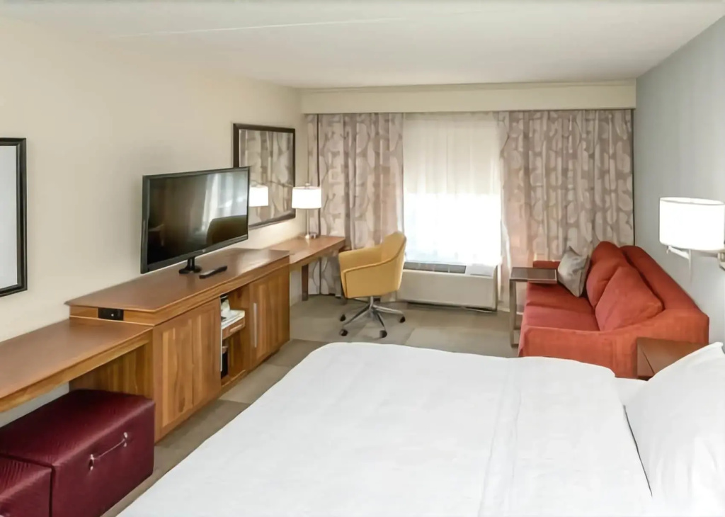 Hampton Inn & Suites Morgantown / University Town Centre
