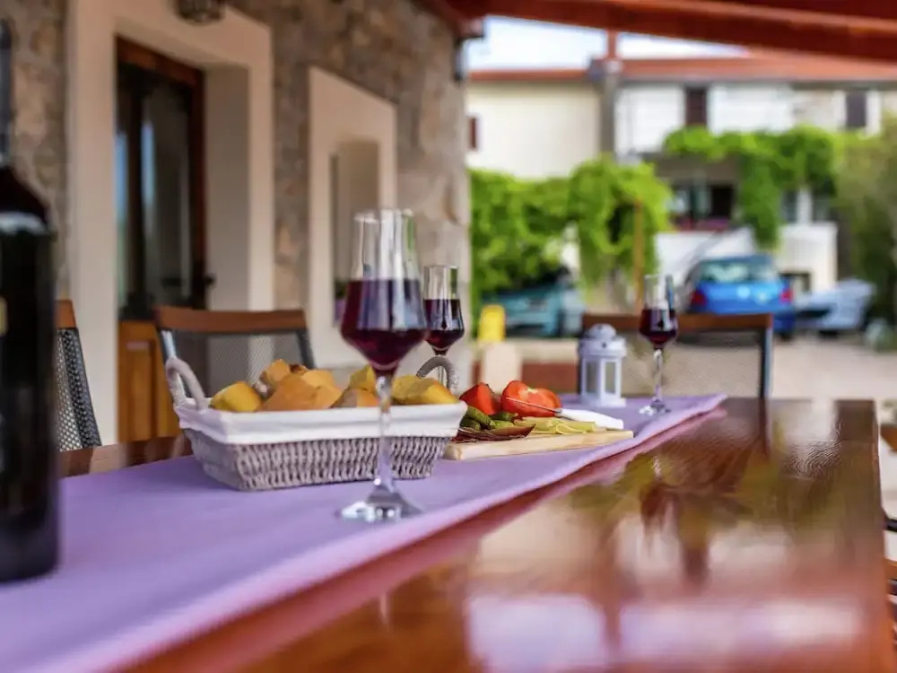 Stylish Villa in Milohnici With Private Terrace