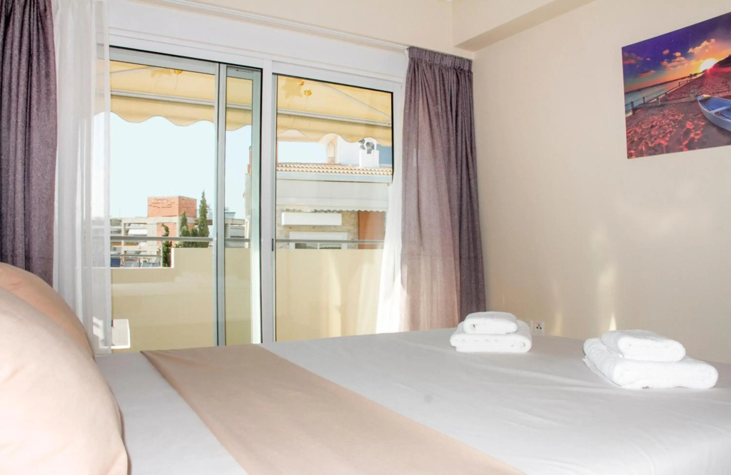 Charming Apartment near Athens Center and the Sea