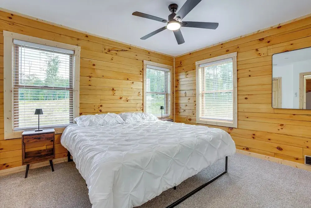 Mtn Cabin w/ Hot Tub + Game Room in Mchenry