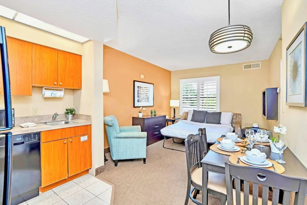 Modern Condo With Pool & Hot Tub - Universal Studios