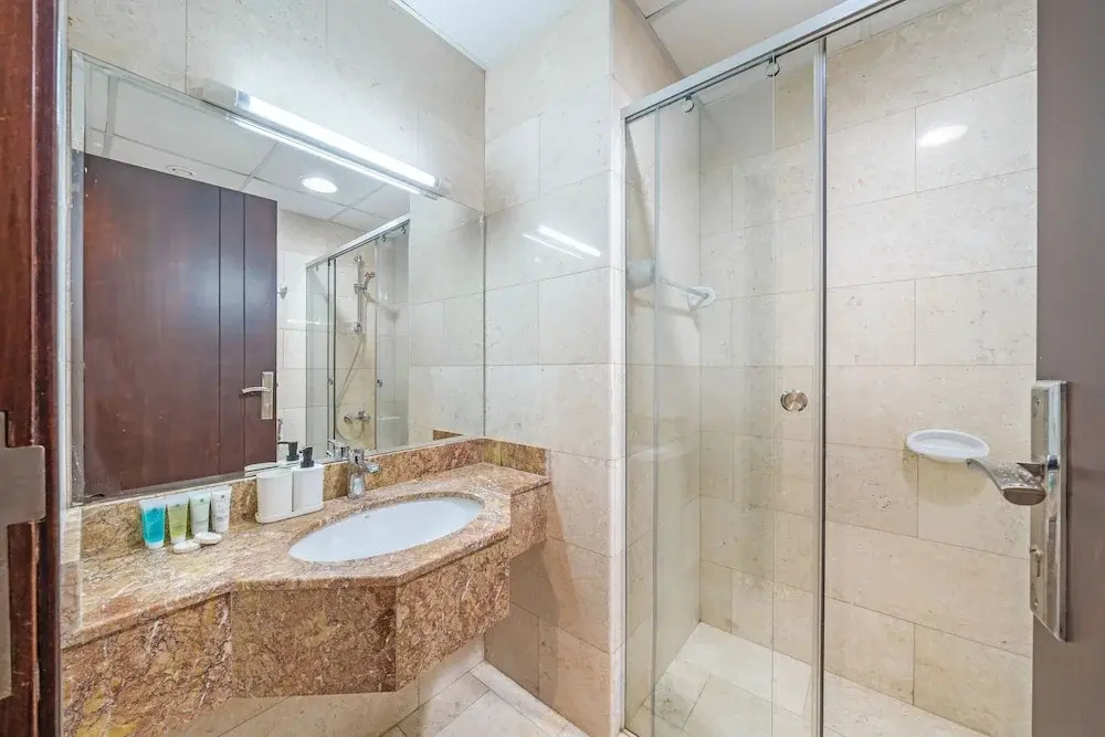 Stunning Business Bay Apartment With Balcony