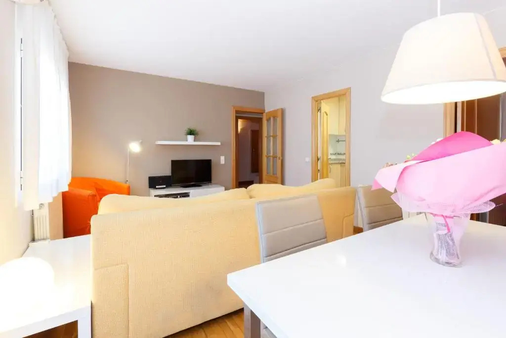 LetsGo Sagrada Familia Penthouse