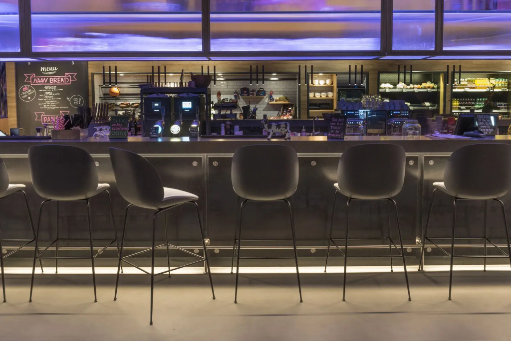 X Hotel
