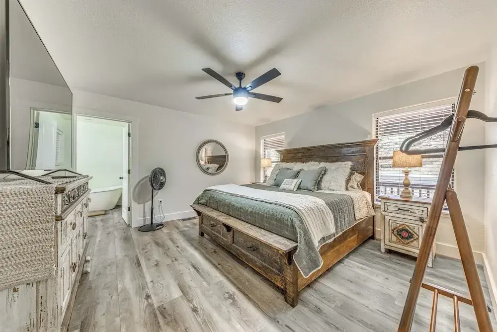 7 Mi to Ski Slopes: Modern Ruidoso Retreat!