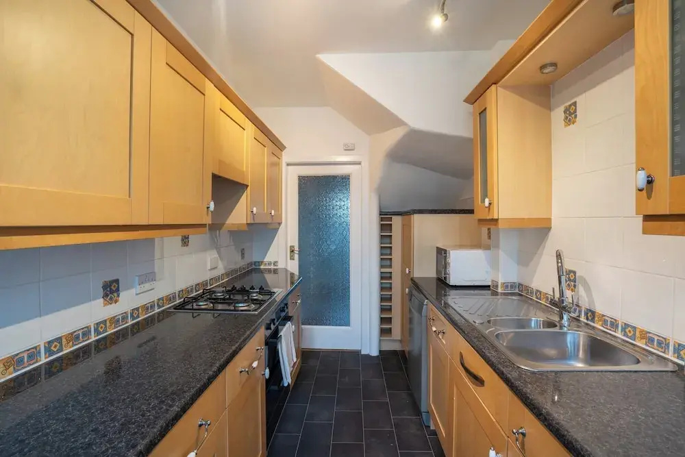 10 Mins to Aberdeen City Centre - Parking - Garden