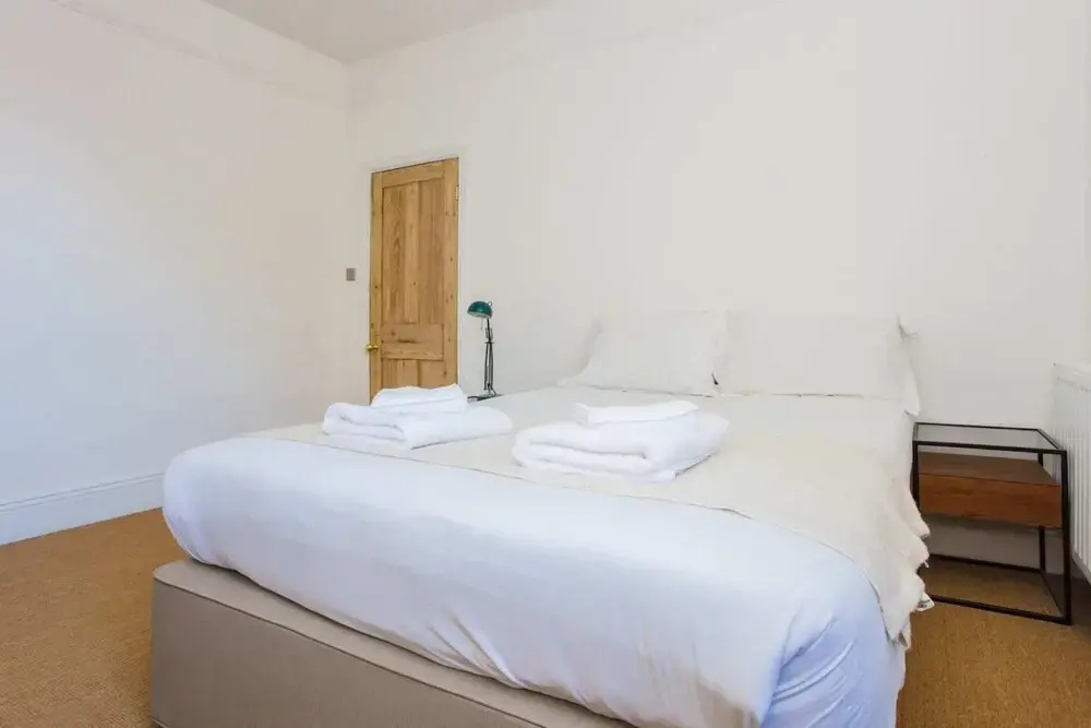 Bright 2 Bedroom Apartment in South East London