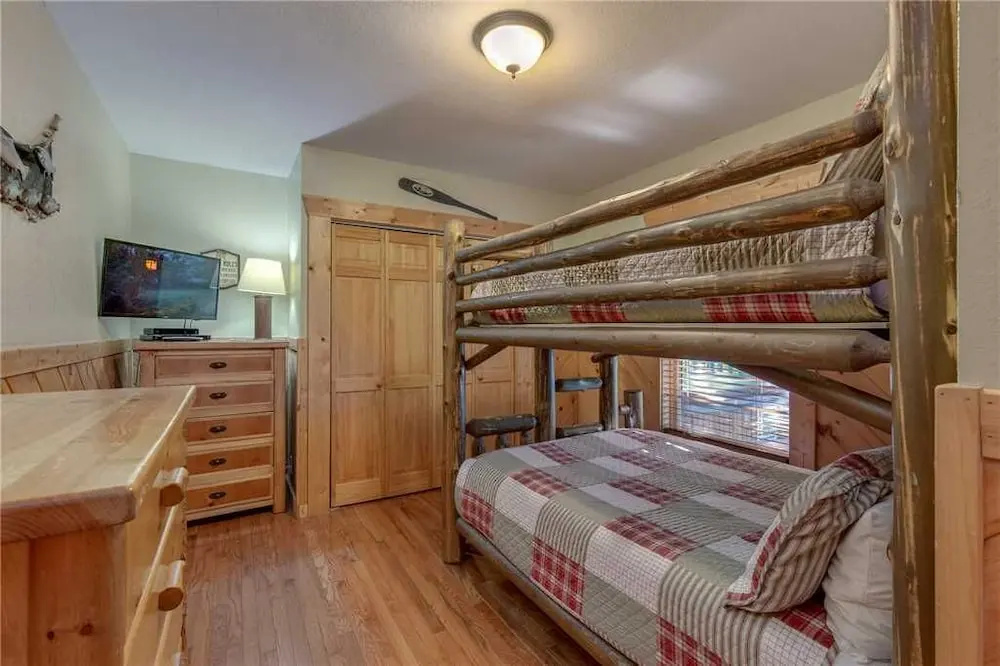 Mountain Dreams 4 Bedroom Home with Hot Tub