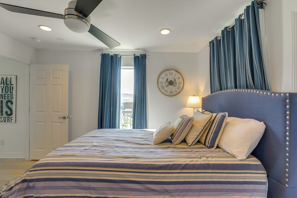 Walk to Shore: Group Getaway in Crystal Beach