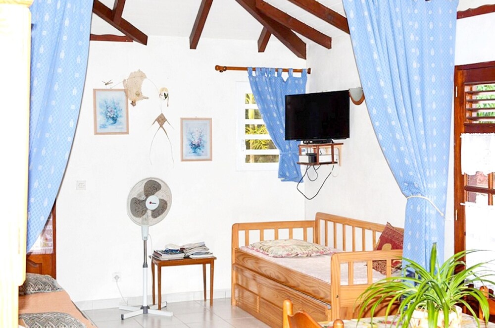 Apartment With 2 Bedrooms in Deshaies, With Private Pool, Enclosed Gar