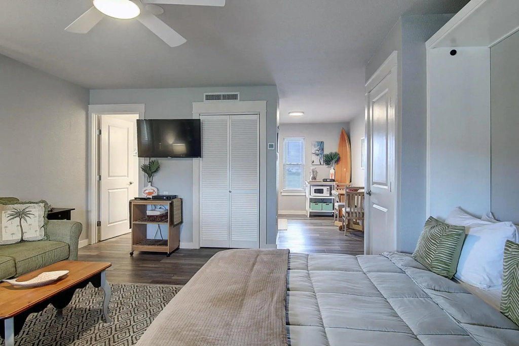 Courtyard #220