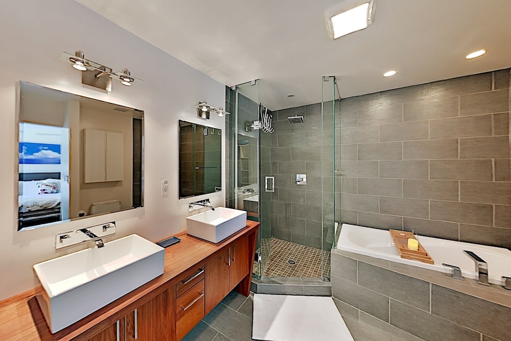 Parkcrest W/ Pool & Firepit - Near Old Town! 4 Bedroom Home