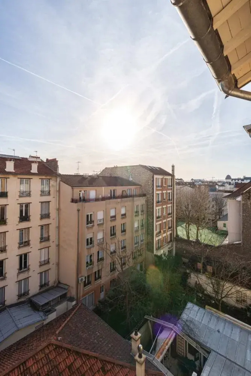 Bright And Spacious Studio Near la Défense