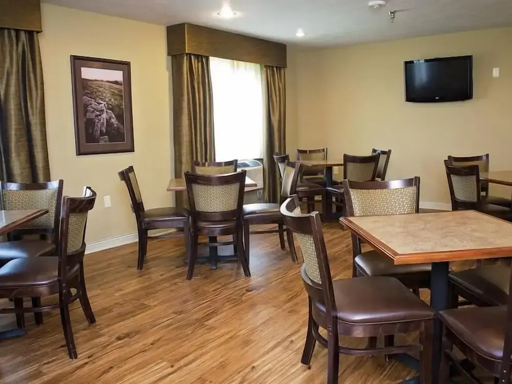 GrandStay Inn & Suites of Luverne