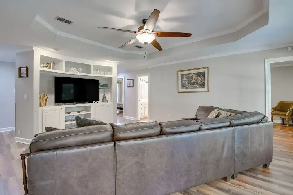 Peaceful Fairhope Cottage w/ Covered Patio!