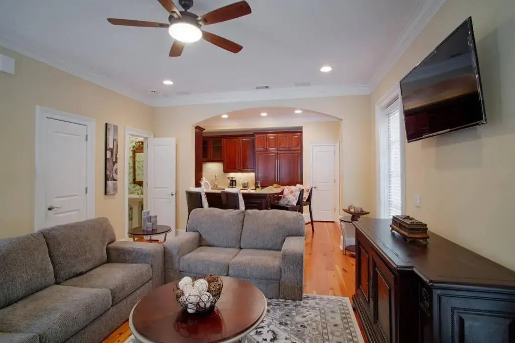 Luxury 3Bed Townhome in Historic Downtown Savannah