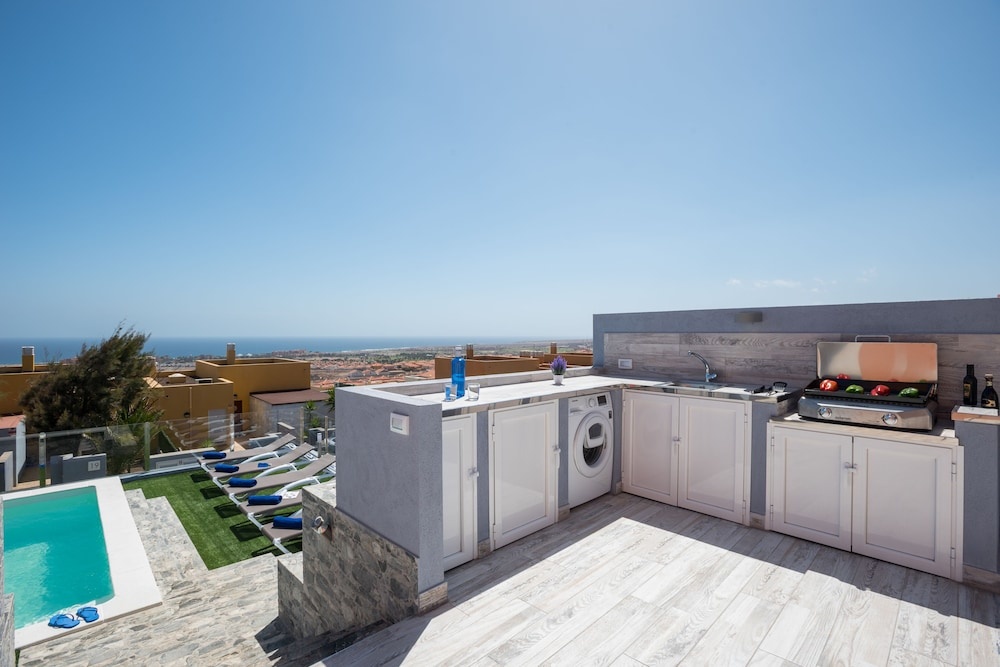 Villa Andrea, Ocean View, Heated Pool