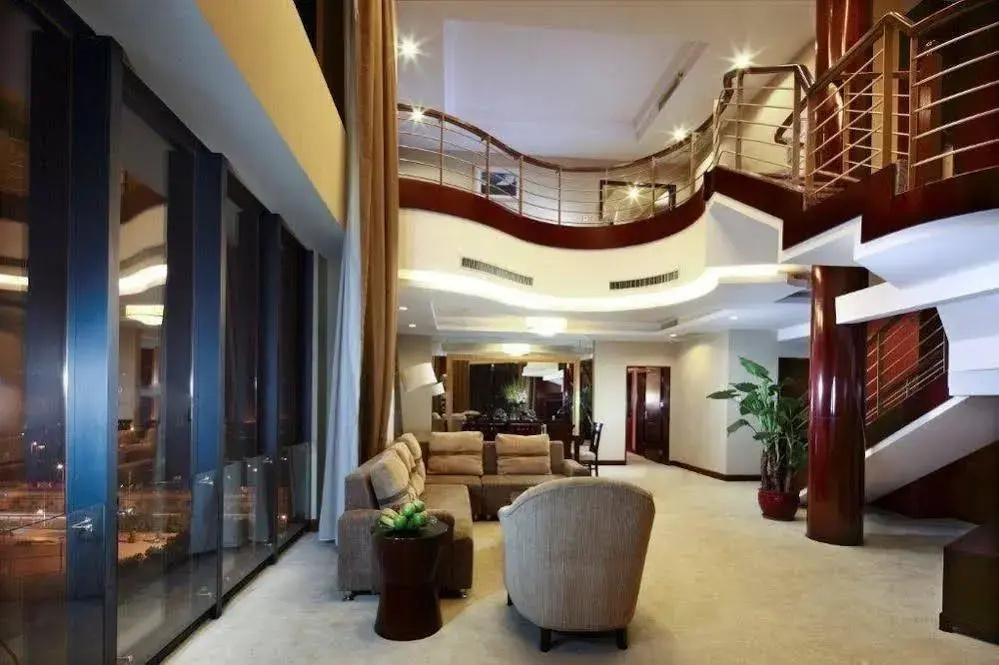 Red Forest Hotel