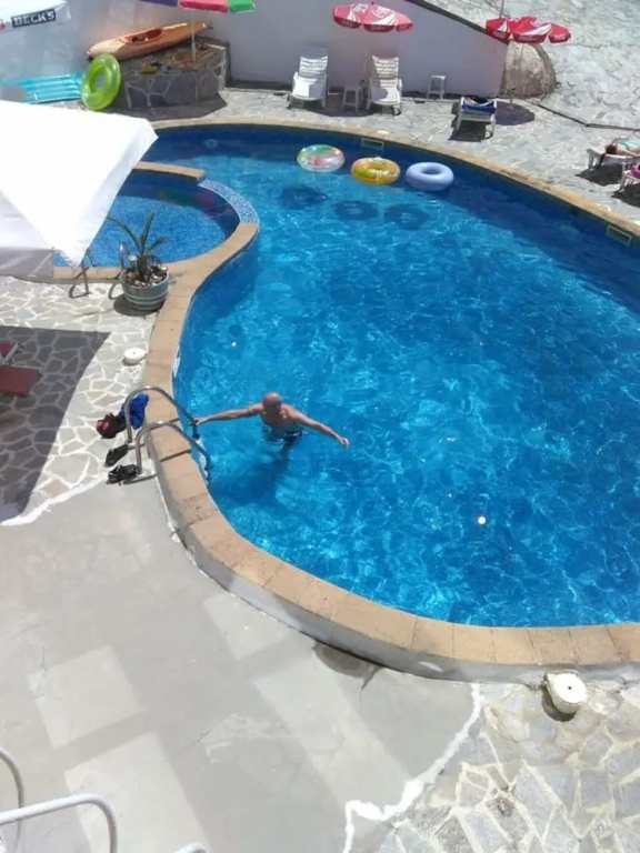 Stunning Beach Apart-sleeps 5! Pool & Sea Views!