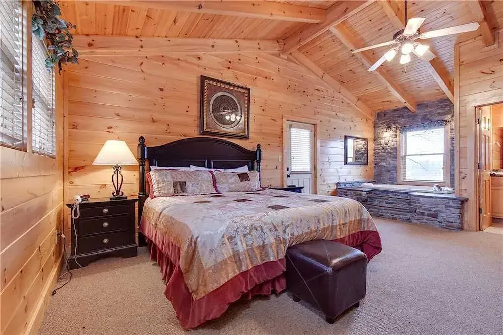Destinys Lodge - Five Bedroom Cabin