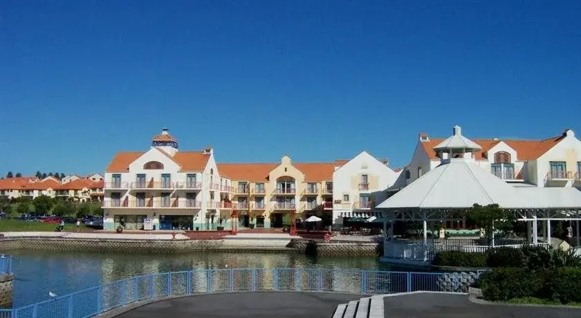 Gulf Harbour Lodge