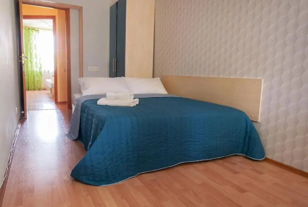 Luxury 3 Rooms Apartments in Center by Green House
