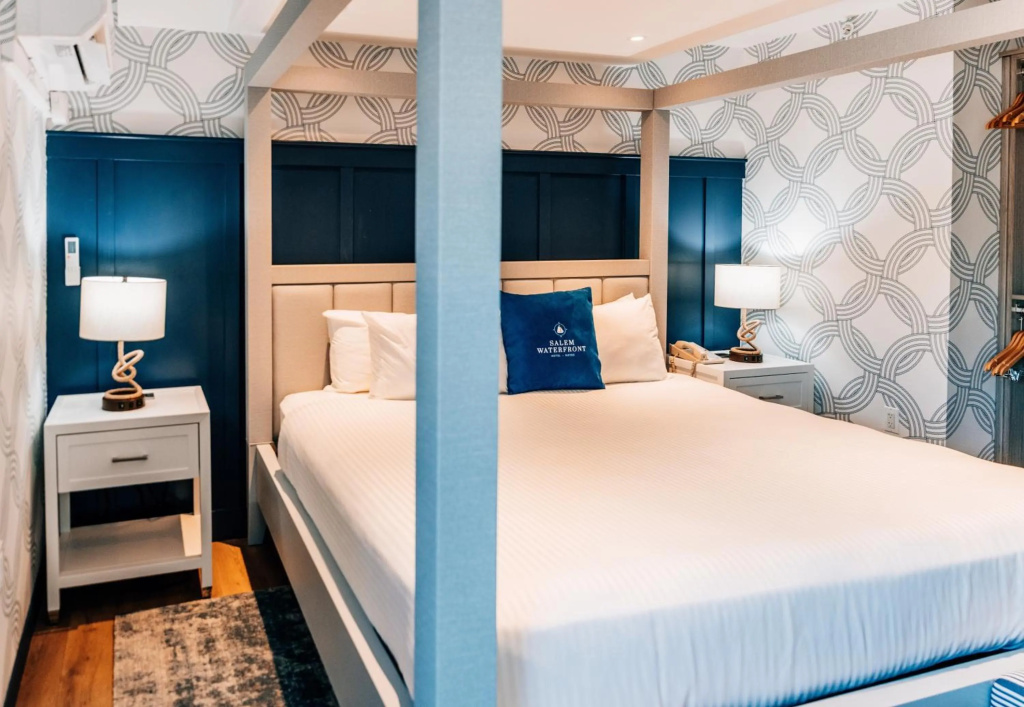 Salem Waterfront Hotel & Suites