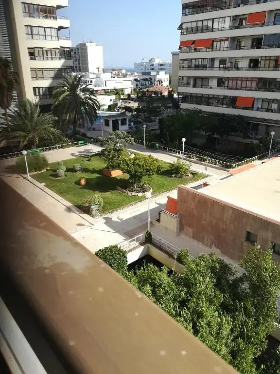 2 Dormitorios, 5 personas, Piscinas, 10 min Playa, Plaza La Nogalera