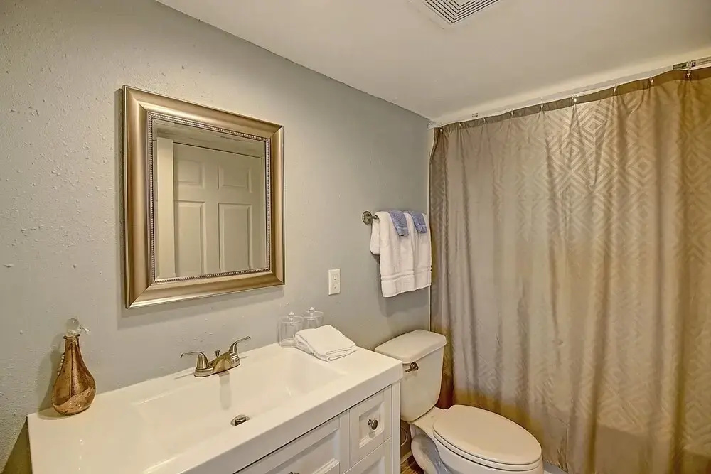 Salty Days Getaway 1 Bedroom Condo by Redawning