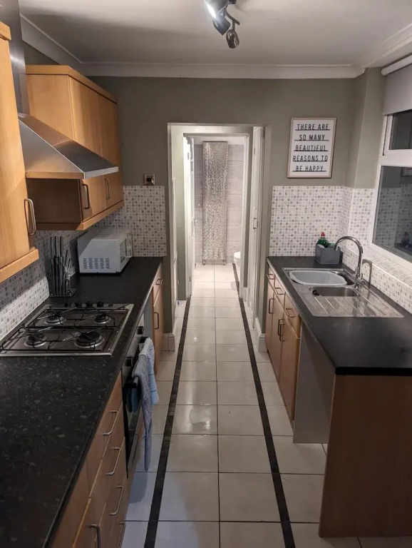 2 Bed House - Garden & Excellent Wifi