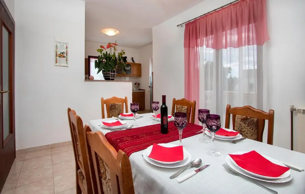 Gorgeous Home In Vodnjan With Wifi